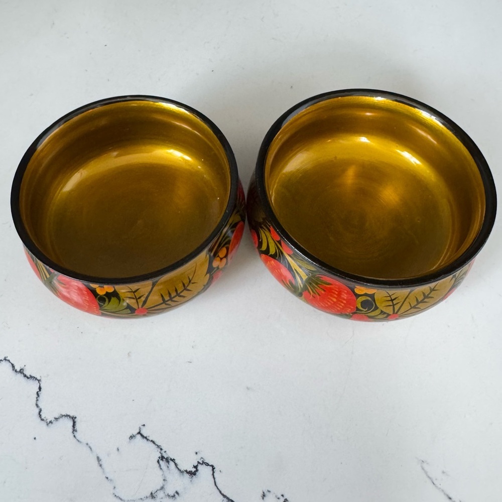 Vintage Hand Painted Wooden Folk Art Small Lacquered Bowls Strawberry Floral - Picture 5 of 6